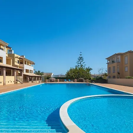 Stylish Townhouse With Pool, Vilamoura Quarteira