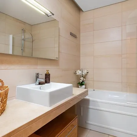 Stylish Townhouse With Pool, Vilamoura Semesterbostad Quarteira