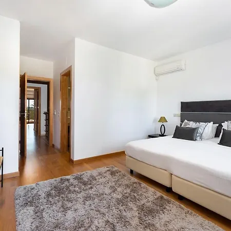Stylish Townhouse With Pool, Vilamoura Feriehus Quarteira